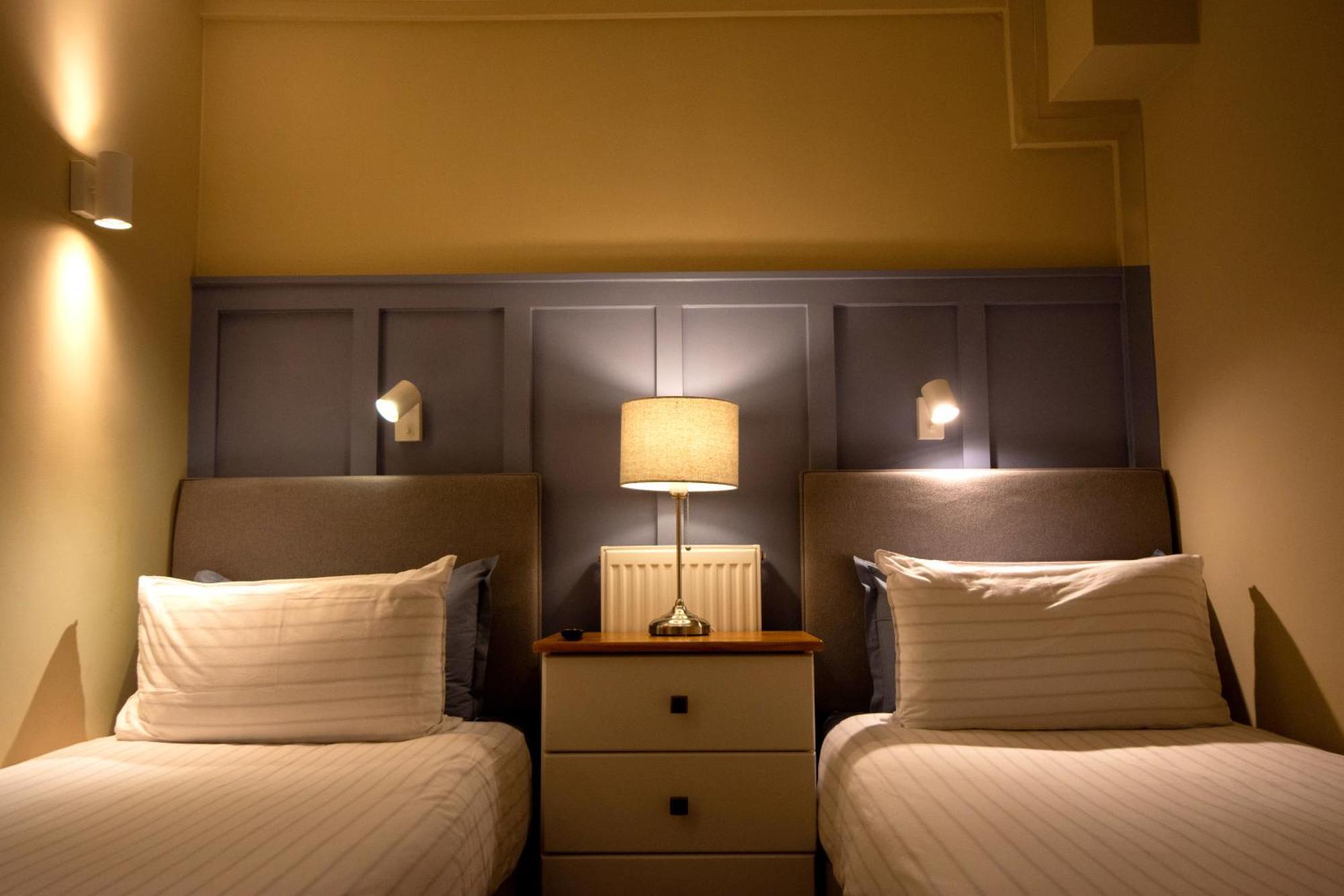 Salamander Guest House Стратфорд-апон-Эйвон Экстерьер фото
